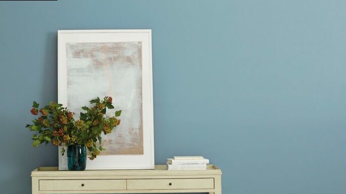 Colorful wall decoration: zoom on trendy colors